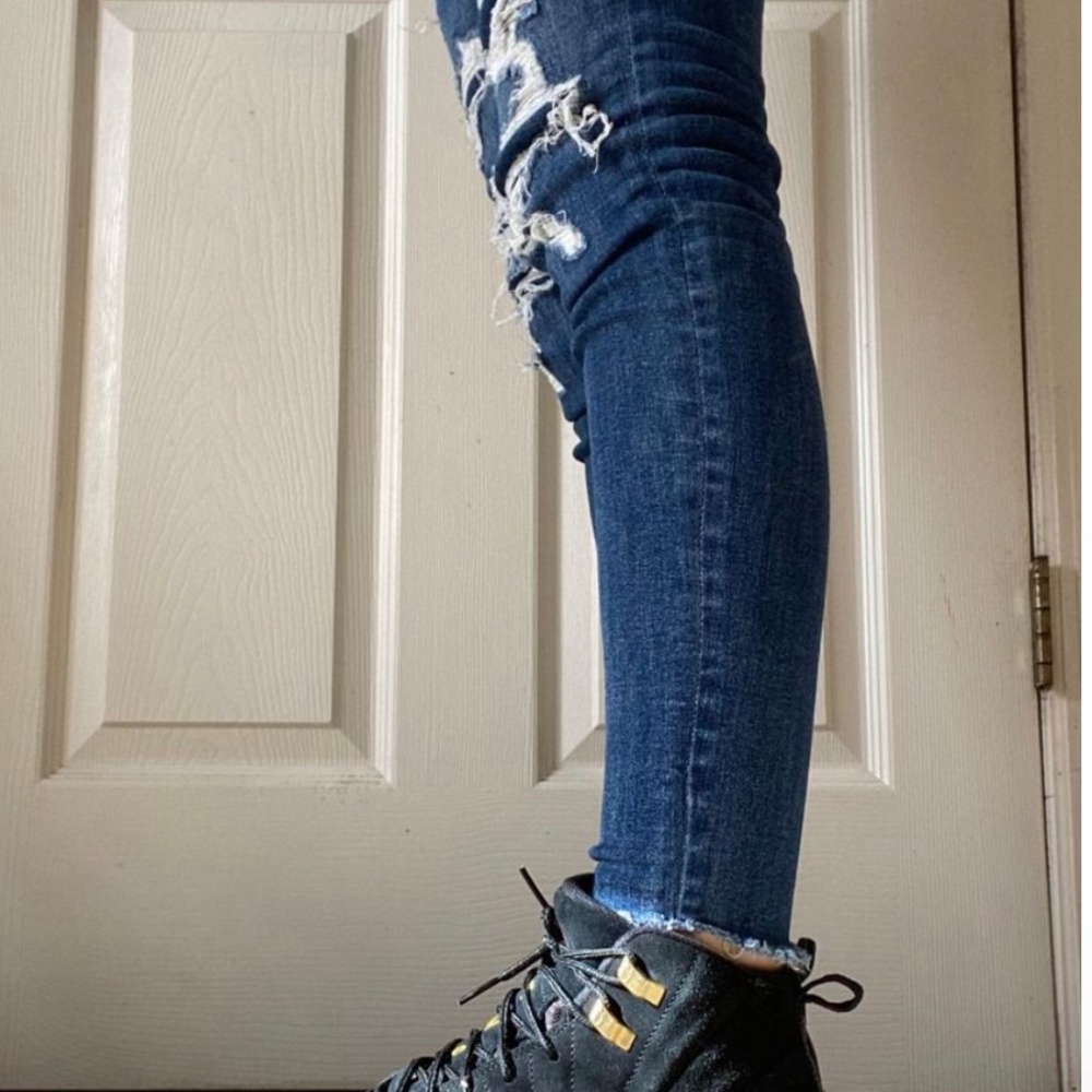 Jordan 12 Retro - Picture 2 of 3